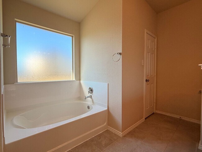 Building Photo - NEW IN MANAGEMENT - AVAILABLE NOW!