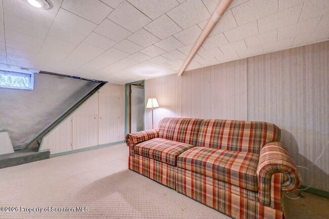 Building Photo - 454 Hickory St