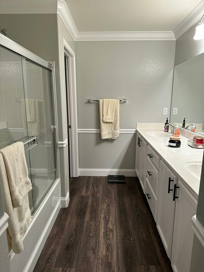 Building Photo - 203 Dante Cir