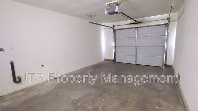 Building Photo - 10402 S White Rock Rd