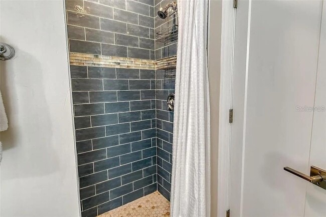 Building Photo - 4852 Featherbed Ln