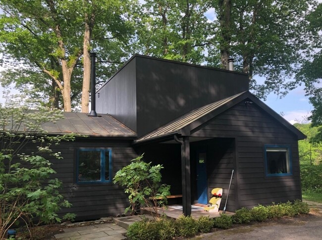 Building Photo - 956 NY-308