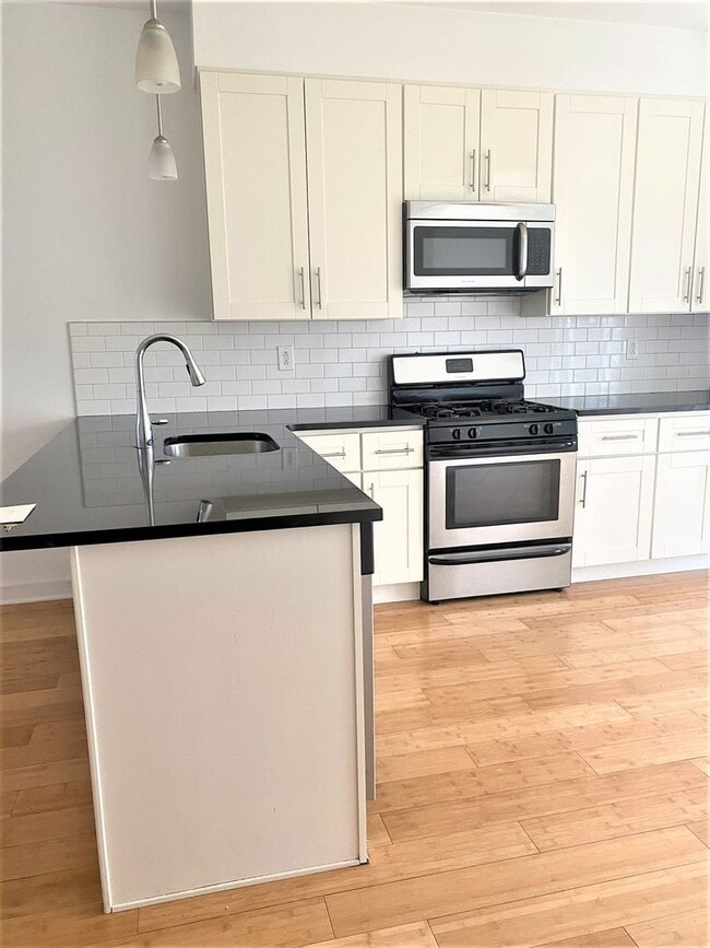 Building Photo - House for Rent in Fishtown