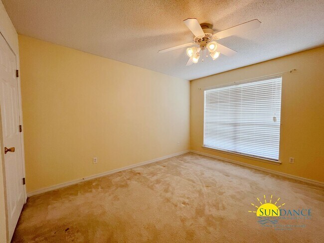 Building Photo - 2130 Pepper Dr