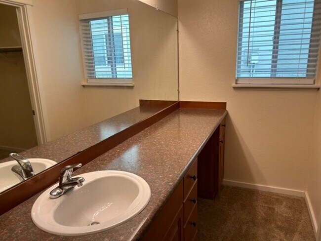 Building Photo - 3811 130th Ln SE