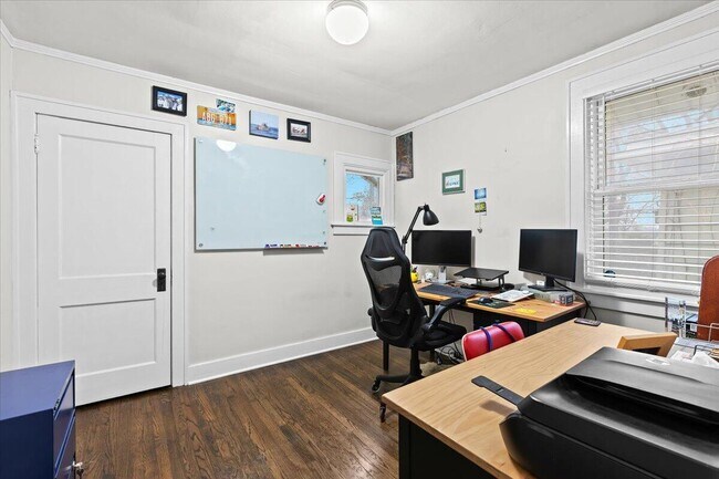 Building Photo - 575 E Lewiston Ave