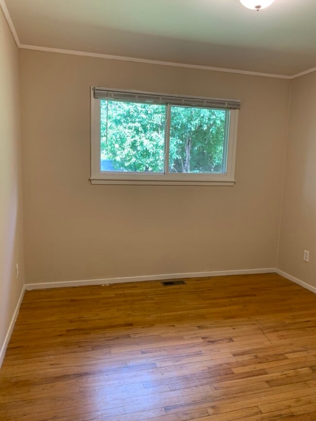 Building Photo - 1071 Westaire Way
