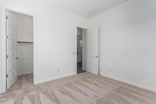 Building Photo - 3830 E Rainbow Dr