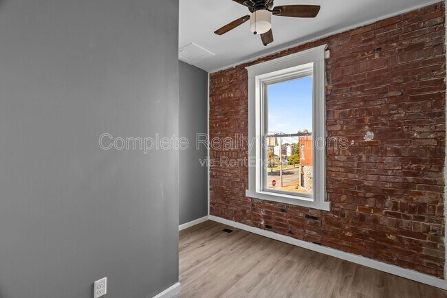 Building Photo - 3456 Chippewa St