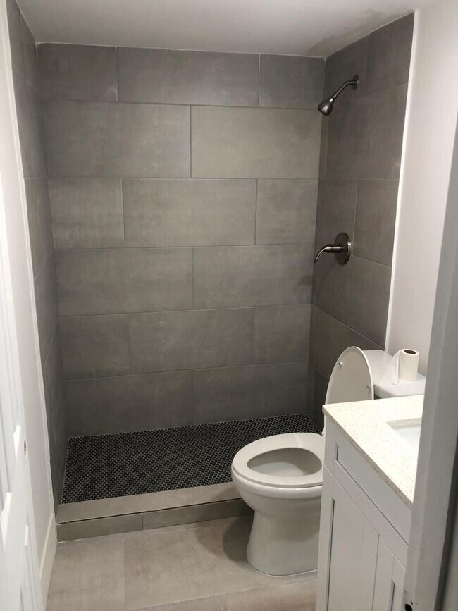 Building Photo - 2916 Funston St