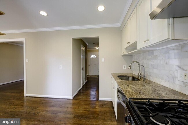 Building Photo - 4 Ritchfield Ct