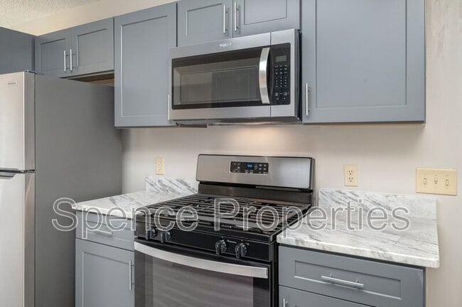 Building Photo - 440 Apple Dr