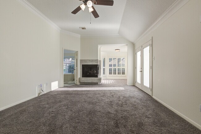 Building Photo - 1315 Crescent Pkwy Ct