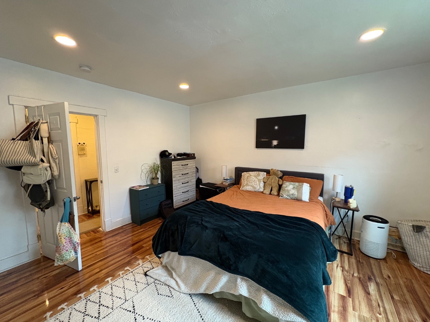 Building Photo - 5850 Alderson St