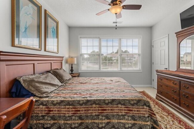 Building Photo - 5751 Oyster Catcher Dr