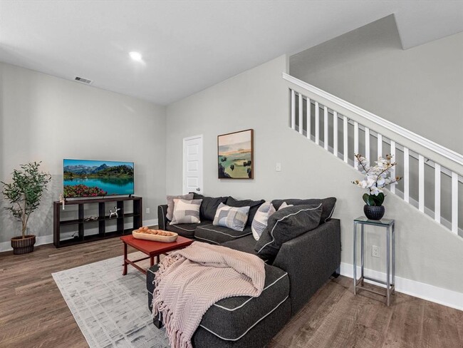 Building Photo - 4420 Ibiza Ln