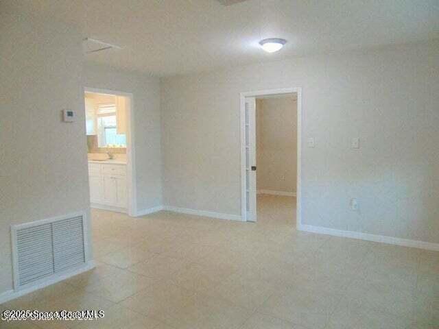 Building Photo - 2417 Delaware Dr