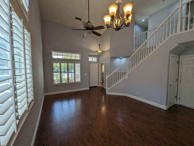Building Photo - Beautiful 3bed 2.5bath 2 story home located in Rivergate Gated Community