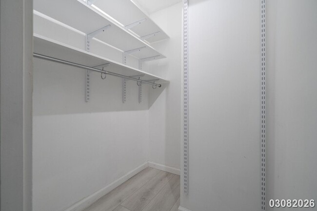 Building Photo - $3,500 / 2br - 896ft2 - Renovated and Modern 2BR/2BA/1PKG unit in the Royal Capito