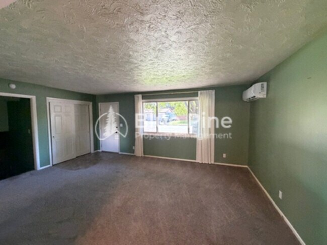 Building Photo - 648 Buckboard Ln