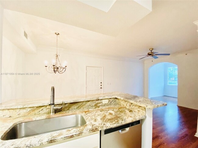 Building Photo - 1103 Myrtlewood Cir E