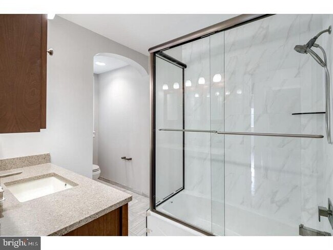 Building Photo - 309 Warwick Rd