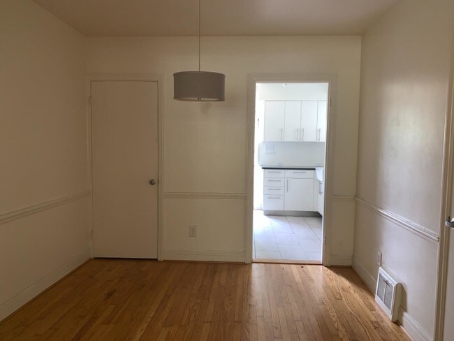 Building Photo - 1132 Cooper Dr