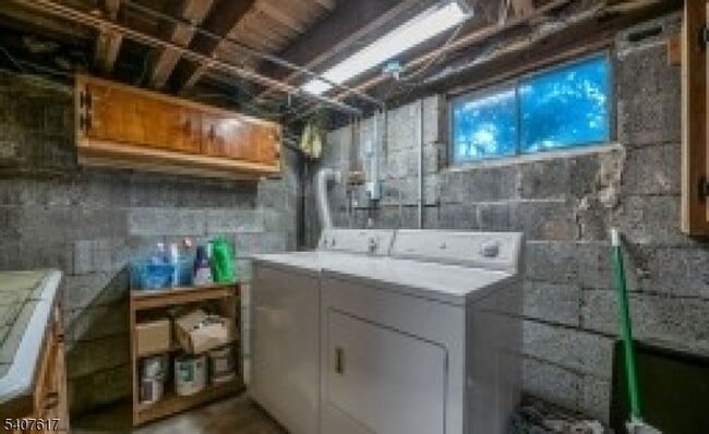 Building Photo - 41 Bellot Rd