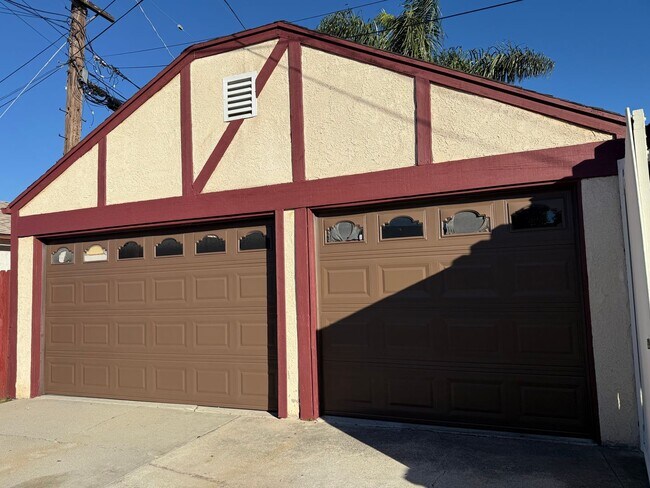 Building Photo - San Pedro 4 bedroom, 3 Bath Home with yard and Deck! Available NOW!