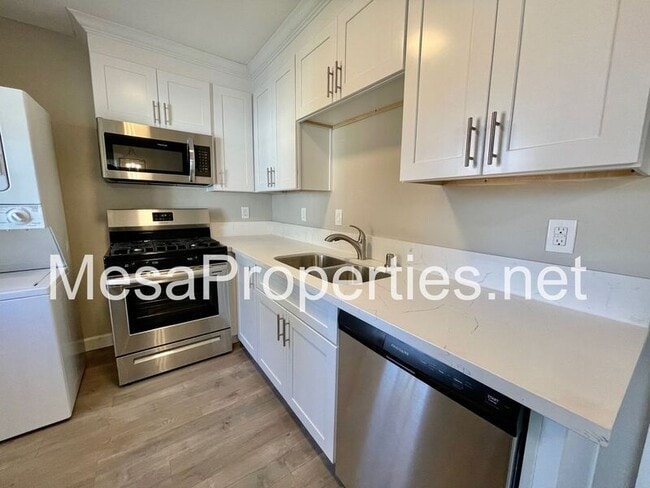 Building Photo - 762 S Currier St