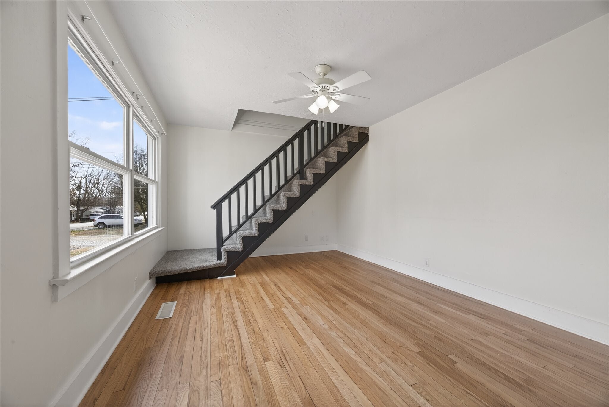 Building Photo - 2813 Faircourt St
