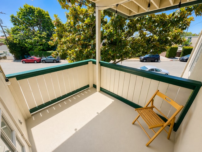 Building Photo - Coastal Townhome Near Beach, Bay & Kate Sessions Park – 2 Bed / 2.5 Bath