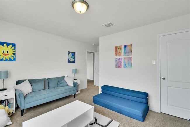 Building Photo - 632 Friar Tuck Dr