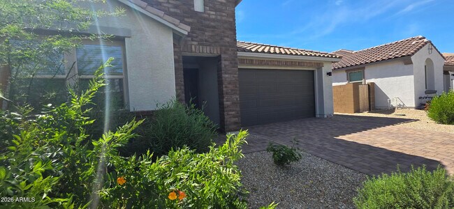 Building Photo - 14759 W Soft Wind Dr