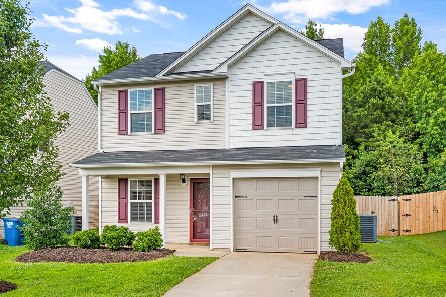 Primary Photo - 774 Cairn Cir