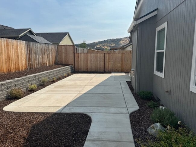 Building Photo - Newer Construction with Updates Through out
