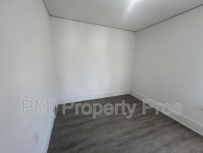 Building Photo - 3284 N 30th St