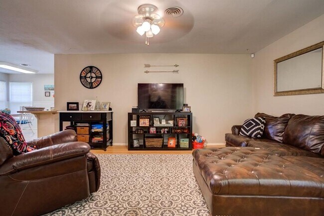 Building Photo - Close to TTU and LCU