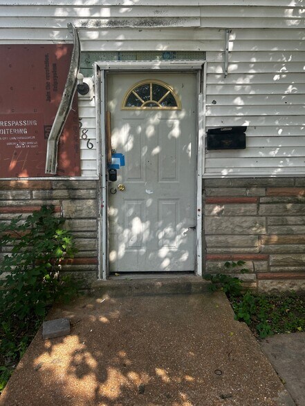 Building Photo - 5586 Era Ave
