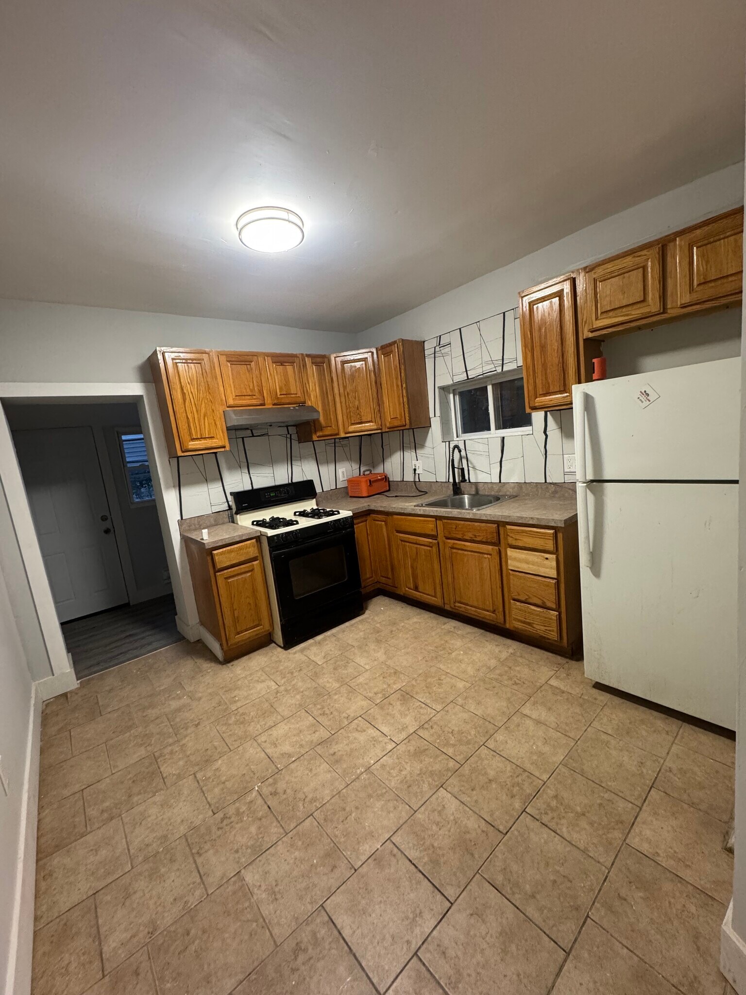 Building Photo - 5669 Matthews St