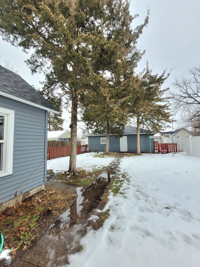 Building Photo - bry1804