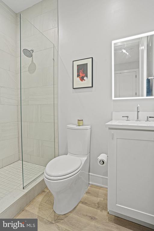 Building Photo - 725 Euclid St NW