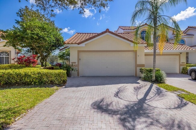Building Photo - 608 W Palm Aire Dr