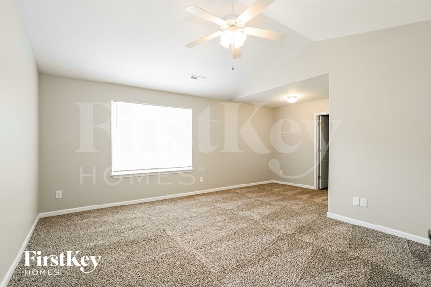 Building Photo - 9017 Sharpes Cir