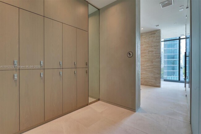 Building Photo - 3131 NE 7th Ave