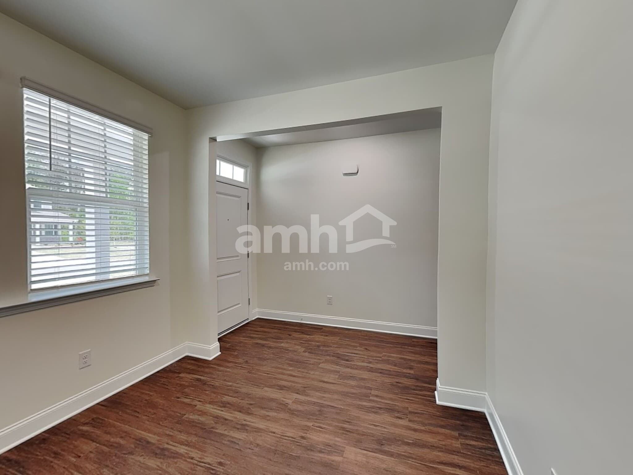 Building Photo - 13009 Redwind Dr