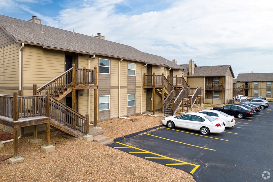 Primary Photo - Willow Creek Apartments