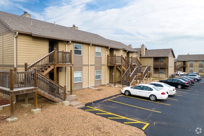 Building Photo - Willow Creek Apartments