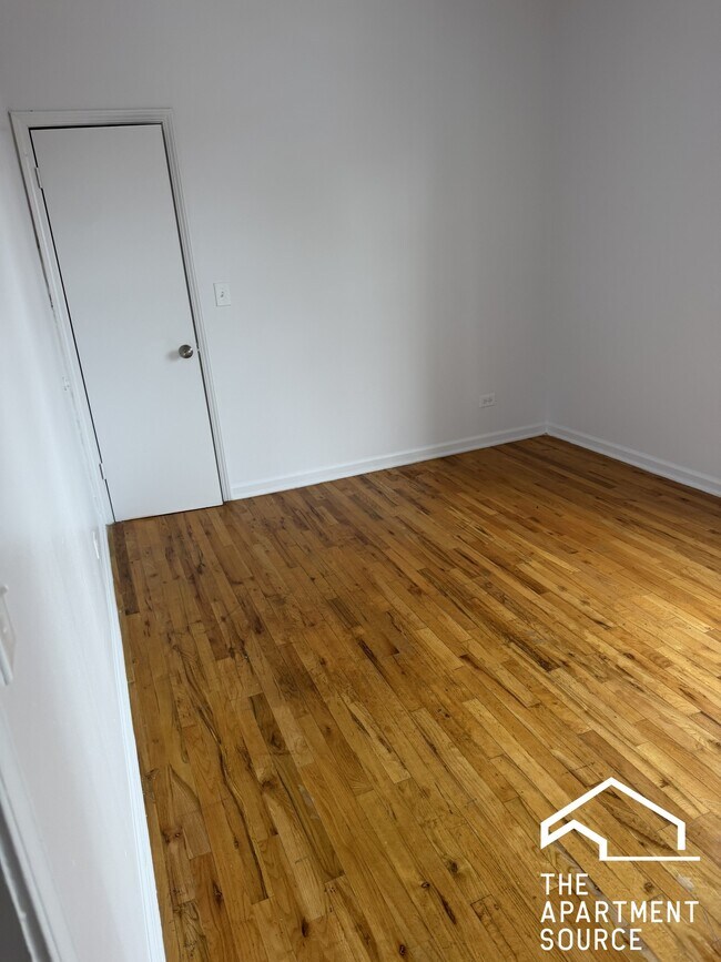 Building Photo - 4033 W Gladys Ave