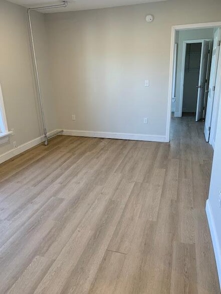 Building Photo - 1035 Hepburn St